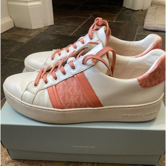 MK Snickers - Picture 2 of 5